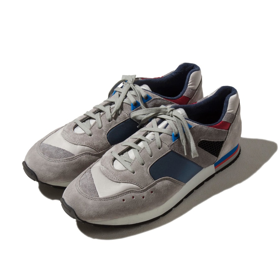 FRENCH MILITARY TRAINER (GREY)
