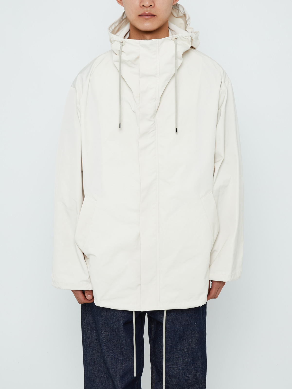 HIGH DENSITY COTTON POLYESTER CLOTH HOODED BLOUSON (IVORY)