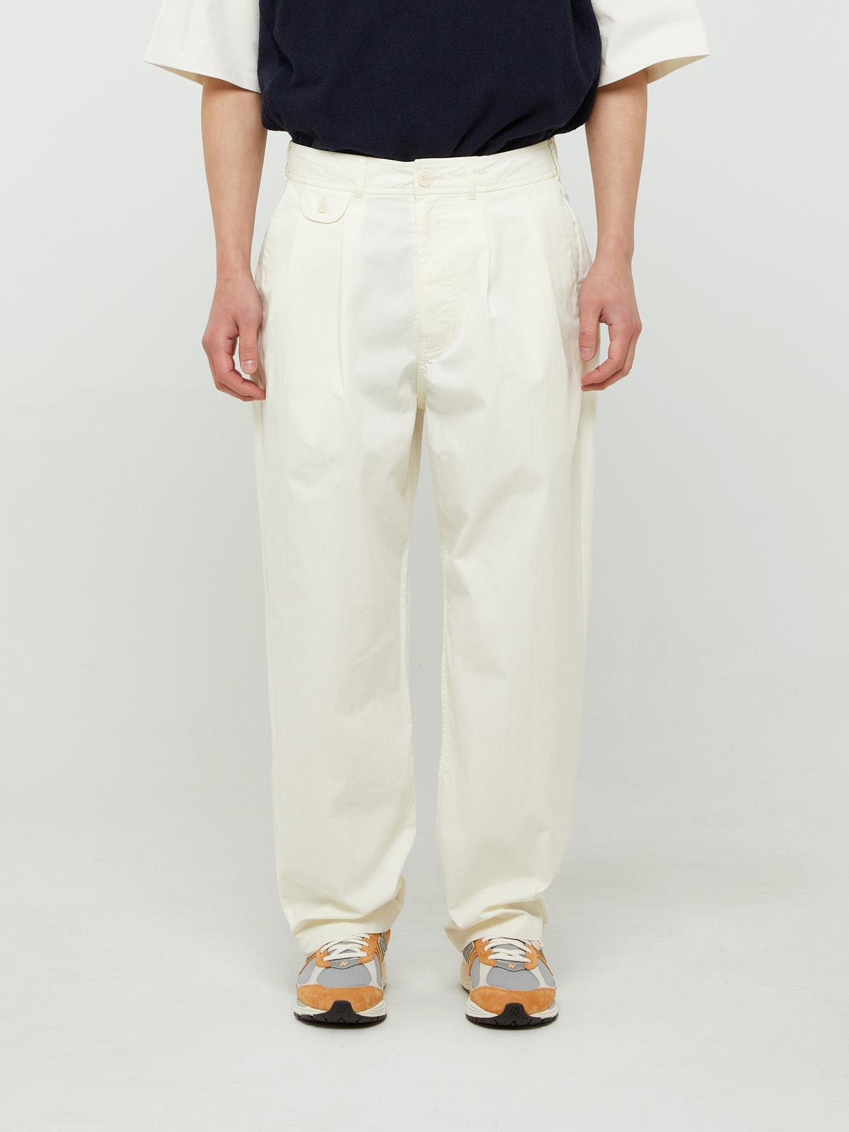 LOOSE TAPERED ALLEN PANTS (OFF/WHITE)